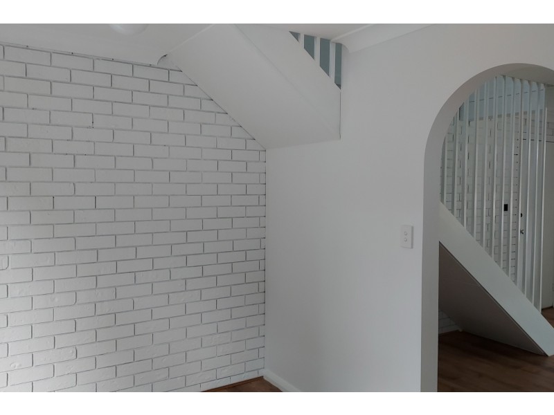 2/150 Albany Street, East Gosford NSW 2250