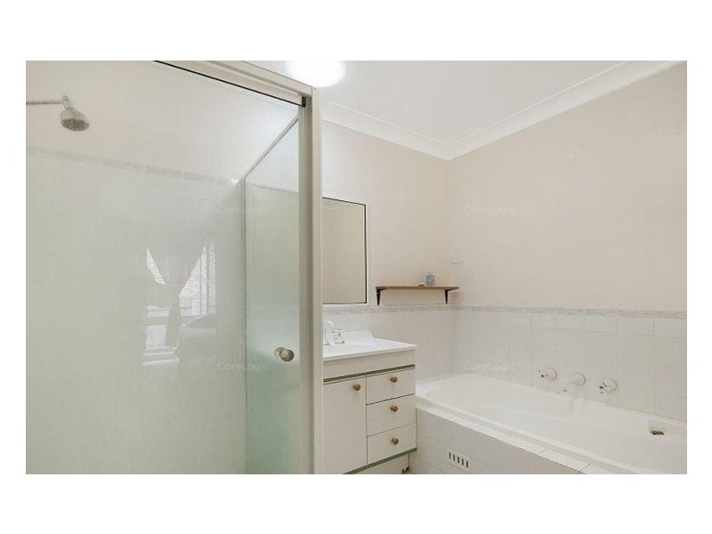 2/11 Beechwood Close, Ourimbah NSW 2258