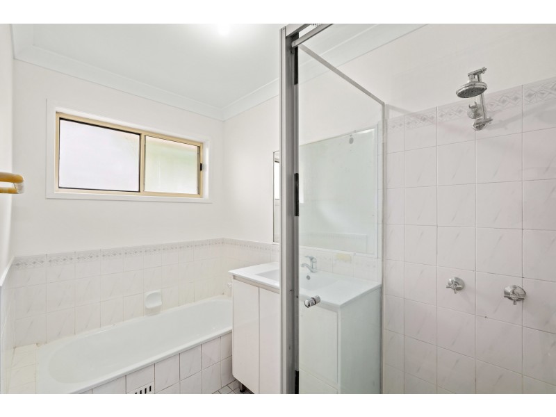 14 Roselands Avenue, Wyoming NSW 2250