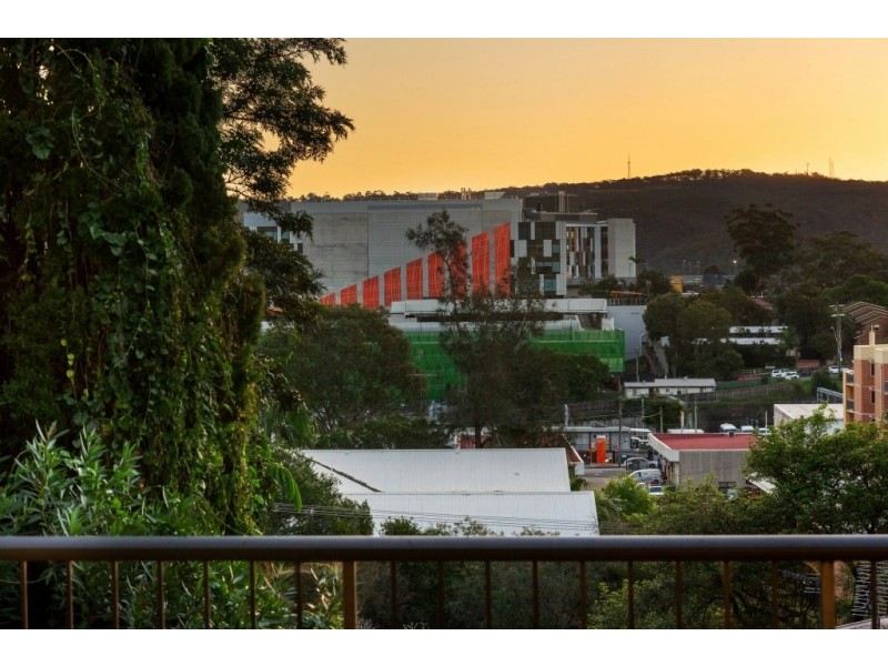 2/62 Beane Street, Gosford NSW 2250