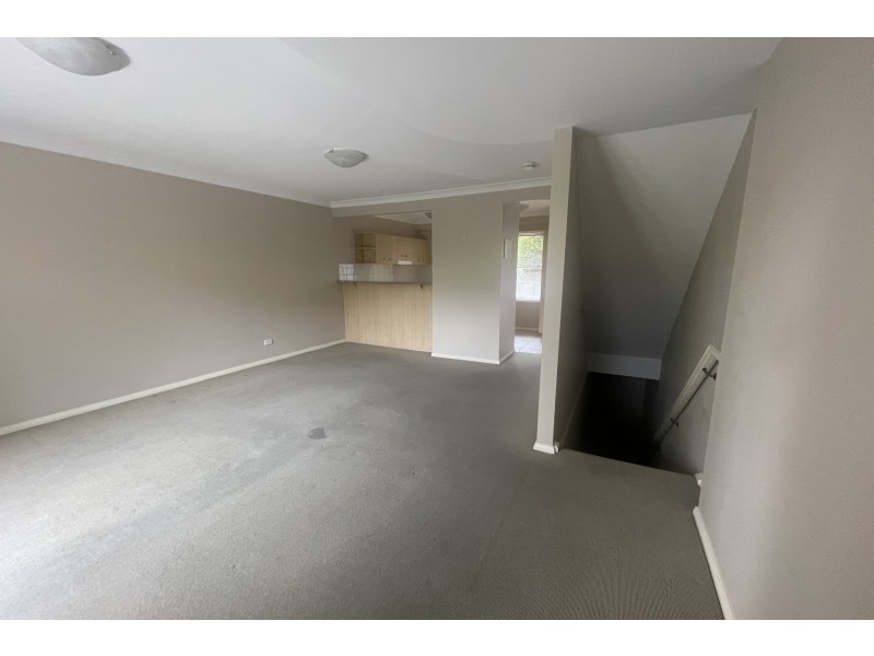 3/7 Broadview Avenue, Gosford NSW 2250