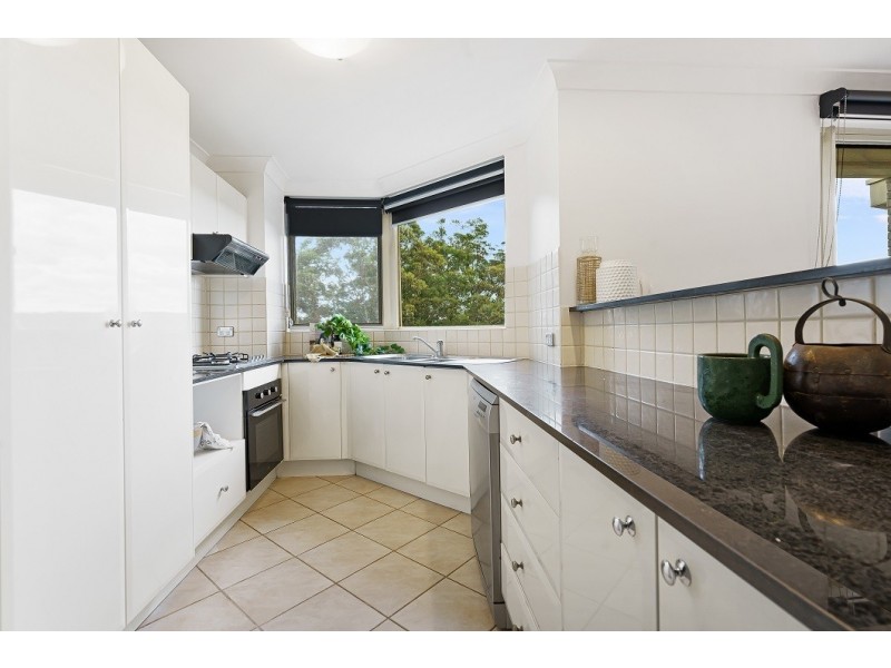 9/92 John Whiteway Drive, Gosford NSW 2250
