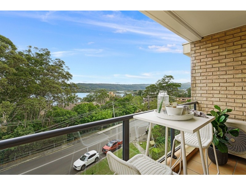 9/92 John Whiteway Drive, Gosford NSW 2250