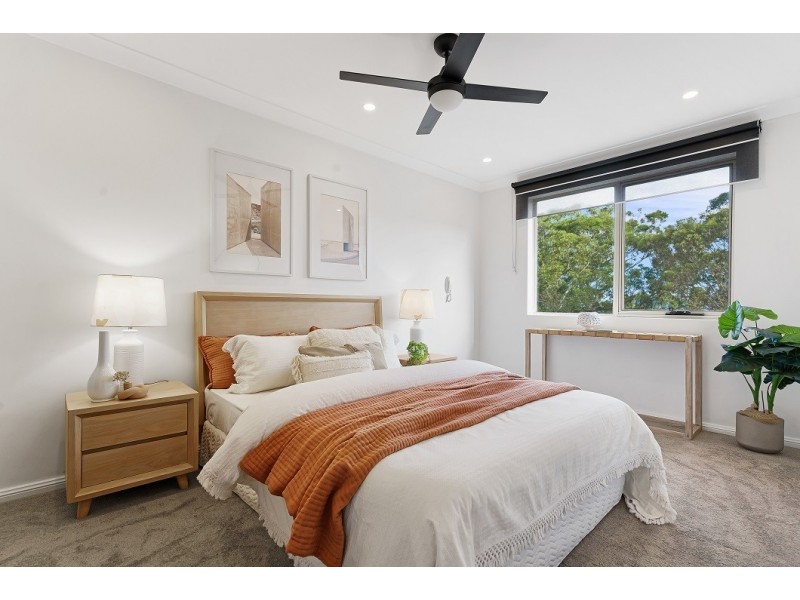 9/92 John Whiteway Drive, Gosford NSW 2250