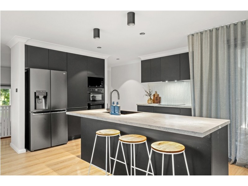 33 Elizabeth Street, Wyoming NSW 2250