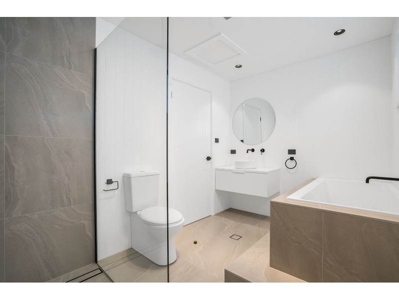 33 Elizabeth Street, Wyoming NSW 2250