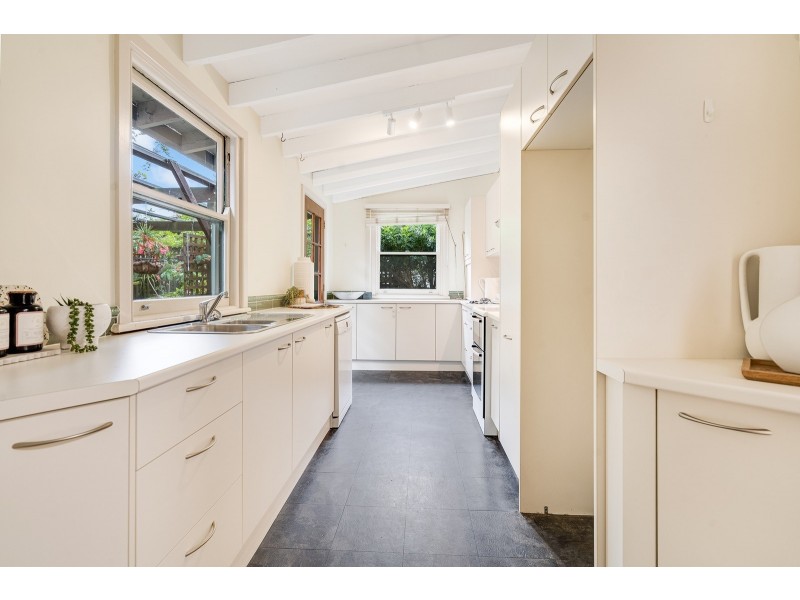 56 Albany Street, Point Frederick NSW 2250