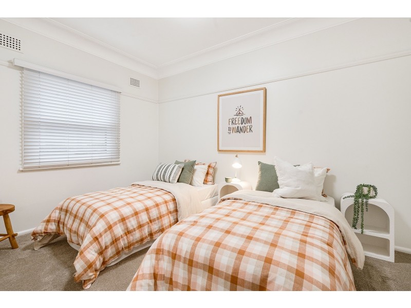 56 Albany Street, Point Frederick NSW 2250