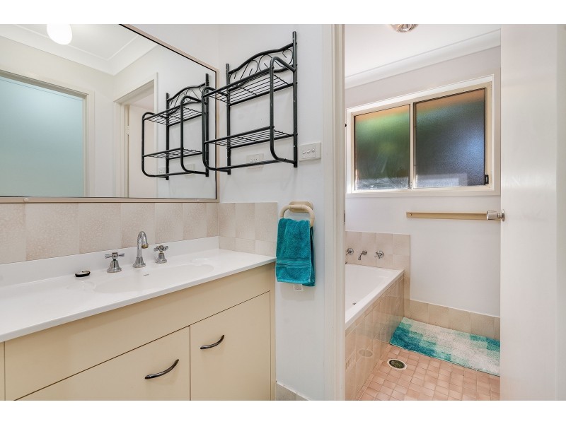 1/40 Burns Road, Ourimbah NSW 2258