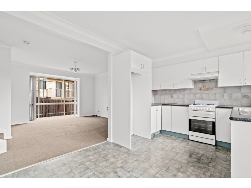 2/165 Gertrude Street, Gosford NSW 2250
