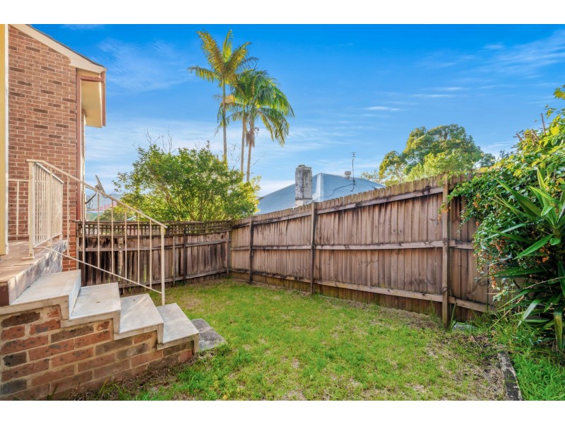 2/165 Gertrude Street, Gosford NSW 2250