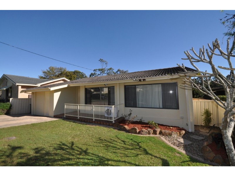 36 Day Street, Wyoming NSW 2250