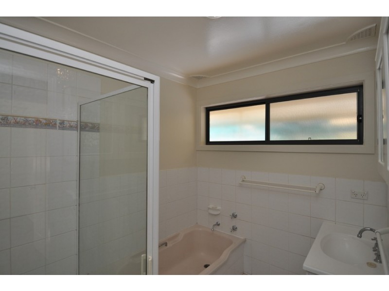 36 Day Street, Wyoming NSW 2250