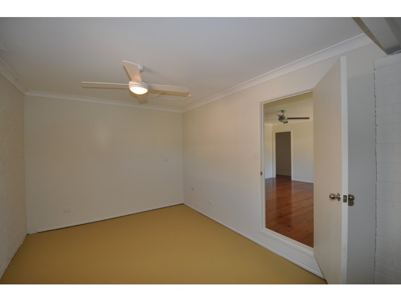 36 Day Street, Wyoming NSW 2250