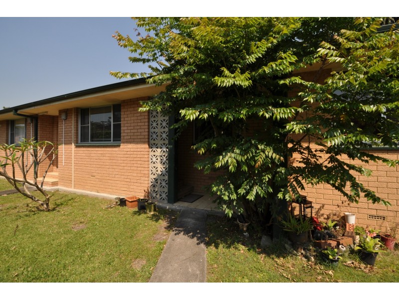 2/14 Pemell Street, Wyoming NSW 2250