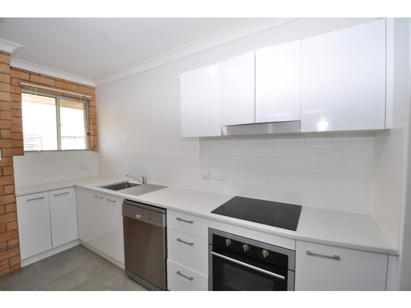 2/14 Pemell Street, Wyoming NSW 2250