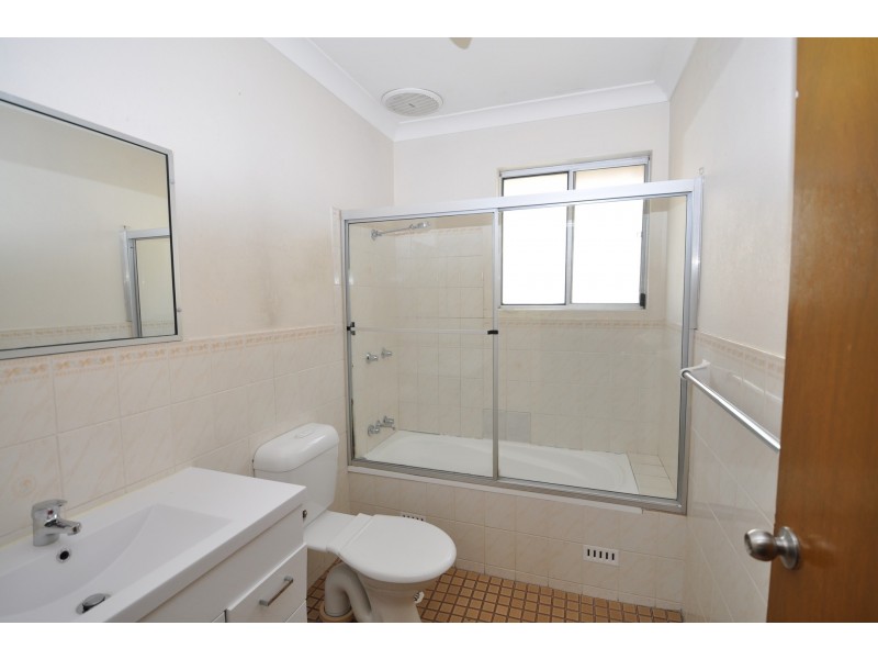 2/14 Pemell Street, Wyoming NSW 2250