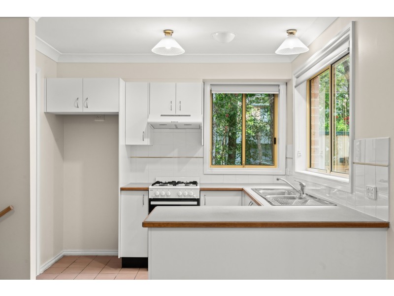 2/53 Beane Street, Gosford NSW 2250