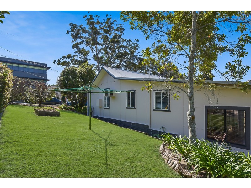 17 Jarrett Street, North Gosford NSW 2250