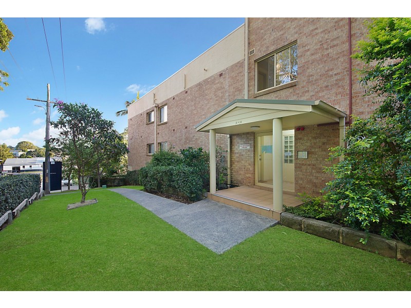 11/2-4 Mulkarra Avenue, Gosford NSW 2250