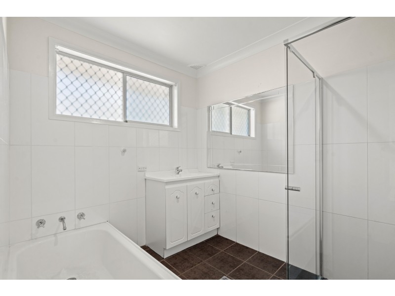 16 Small Street, Wyoming NSW 2250