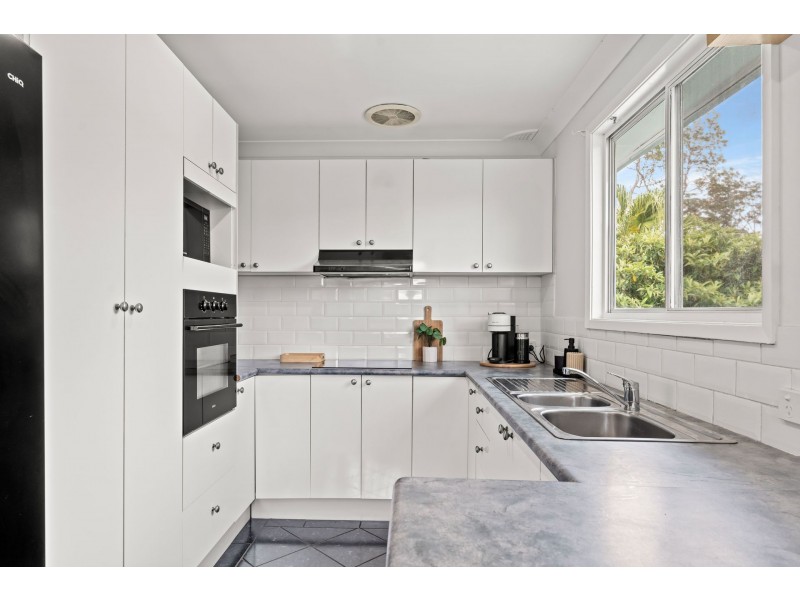 16 Chetwynd Avenue, Berkeley Vale NSW 2261