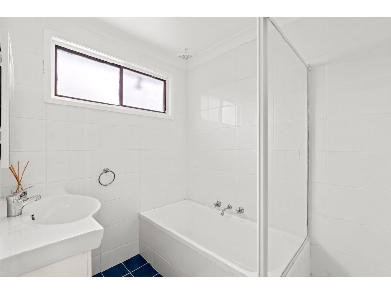 16 Chetwynd Avenue, Berkeley Vale NSW 2261