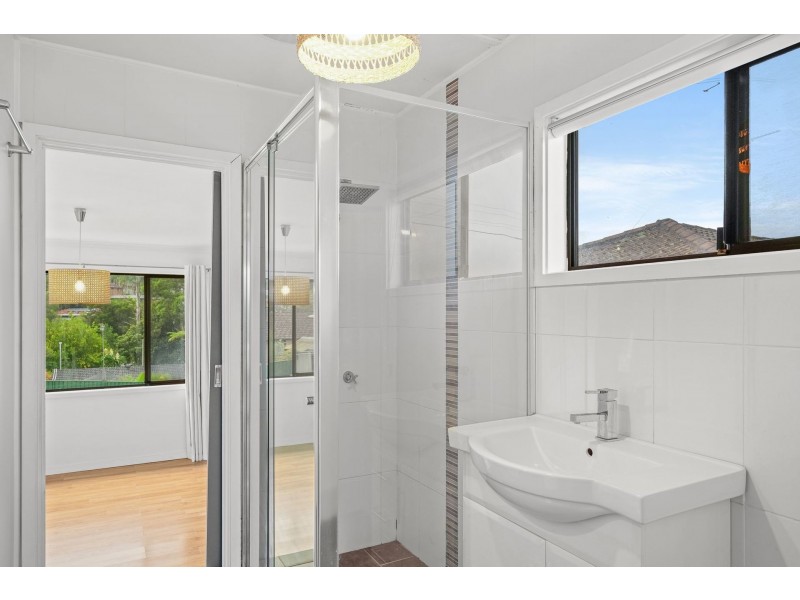 22 Sunset Street, Wyoming NSW 2250