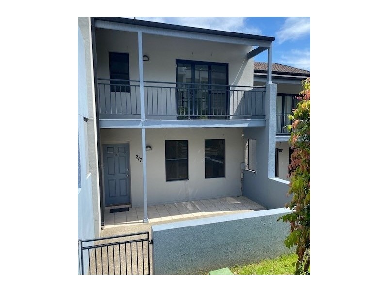 3/7 Broadview Avenue, Gosford NSW 2250