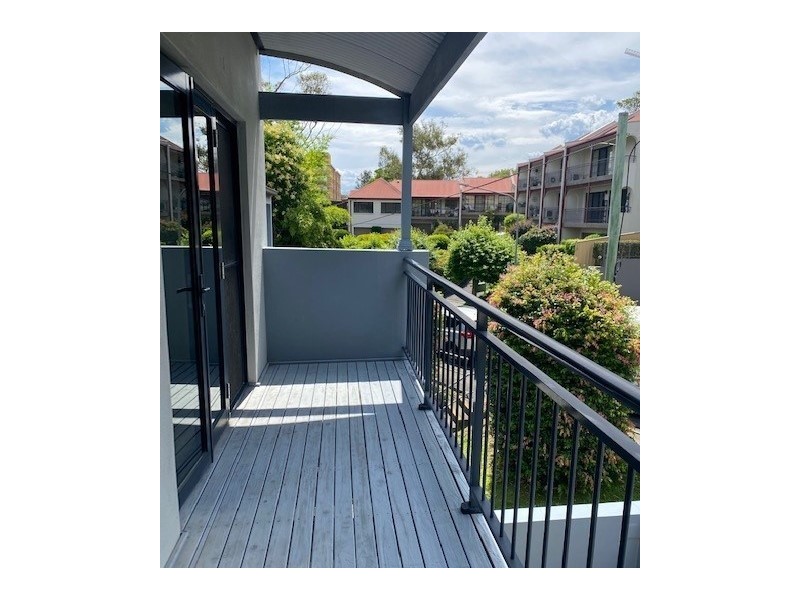 3/7 Broadview Avenue, Gosford NSW 2250