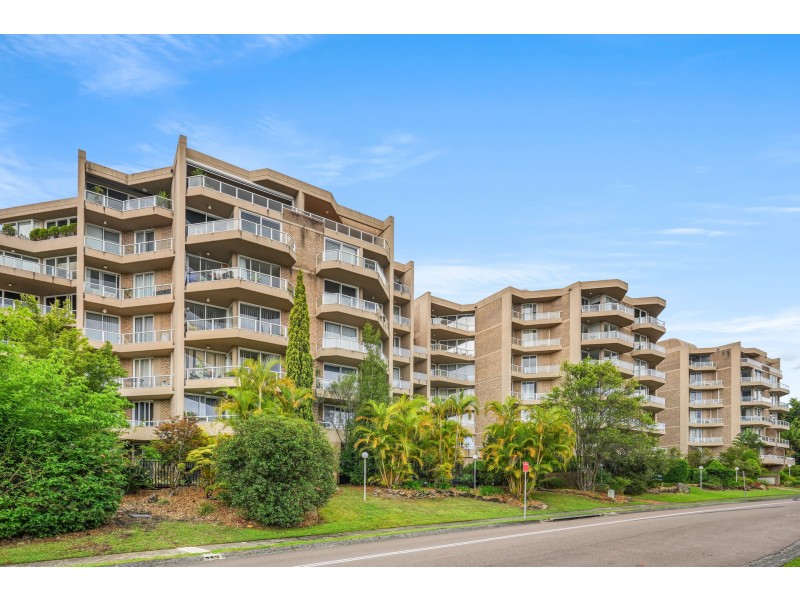 43/91-95 John Whiteway Drive, Gosford NSW 2250