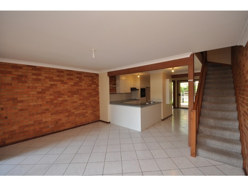 10/10-12 Albert Street, Ourimbah NSW 2258