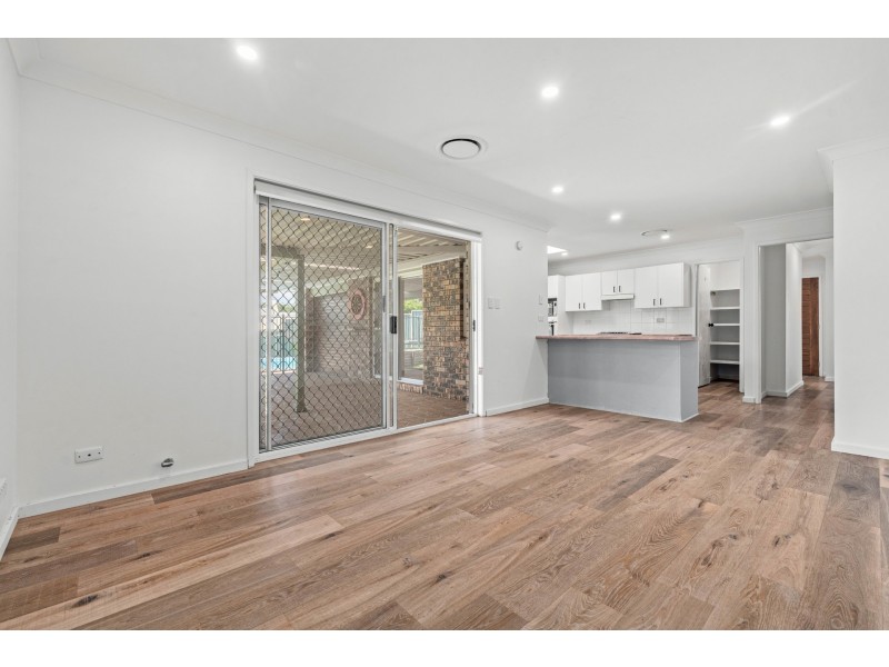 27 Greenlee Street, Green Point NSW 2251