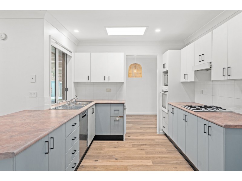 27 Greenlee Street, Green Point NSW 2251
