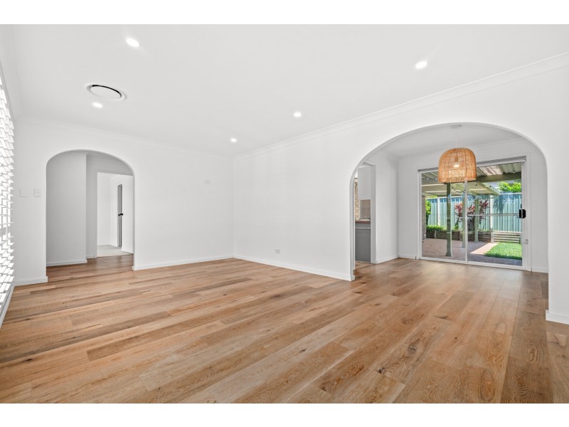 27 Greenlee Street, Green Point NSW 2251
