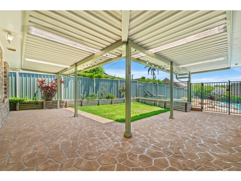 27 Greenlee Street, Green Point NSW 2251