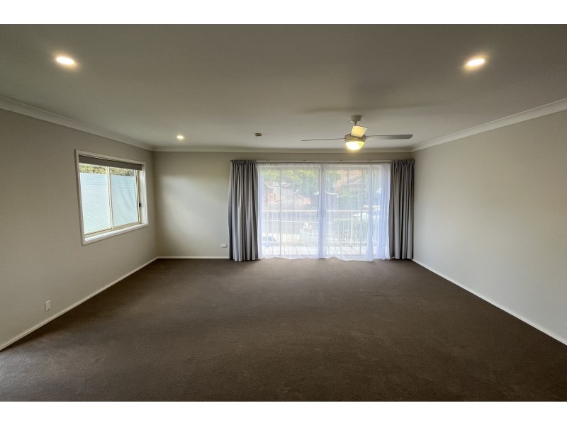 218 Brisbane Water Drive, Point Clare NSW 2250