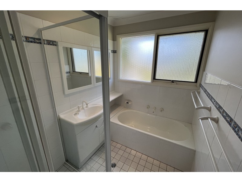 218 Brisbane Water Drive, Point Clare NSW 2250