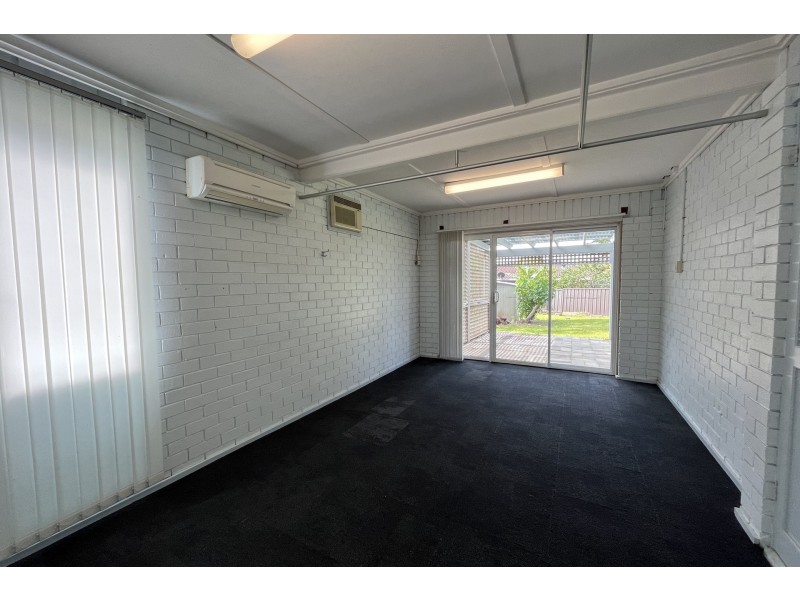 218 Brisbane Water Drive, Point Clare NSW 2250