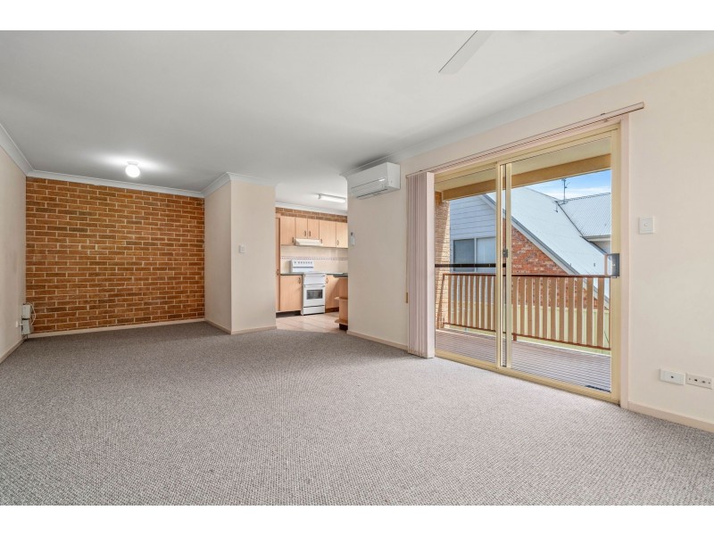 4/22 Hely Street, Gosford NSW 2250