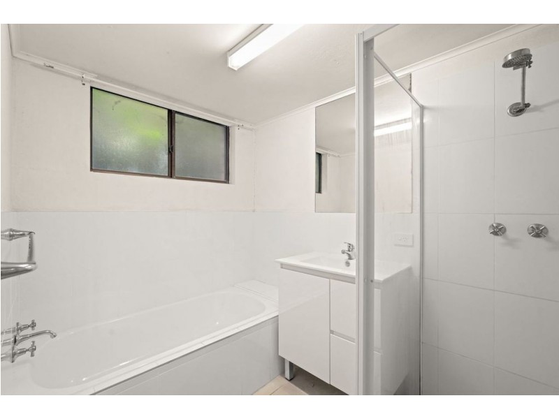 2/144 Faunce Street, Gosford NSW 2250