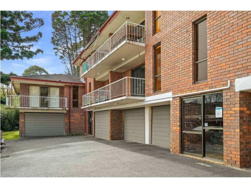 2/144 Faunce Street, Gosford NSW 2250