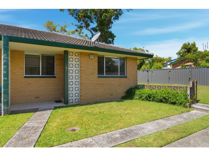 4/16 Pemell Street, Wyoming NSW 2250