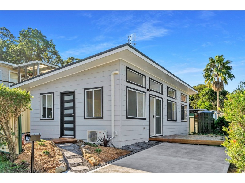 1B Emma James Street, Springfield NSW 2250