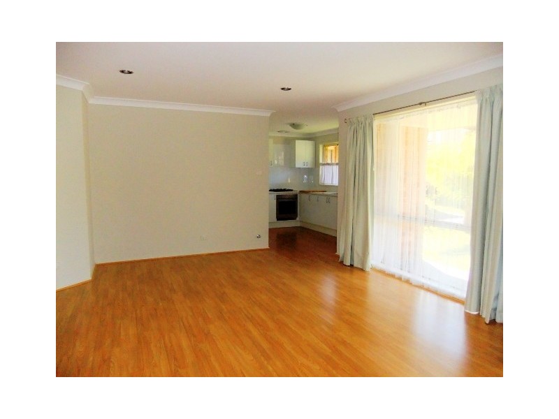1/6 Cathy Crescent, Narara NSW 2250