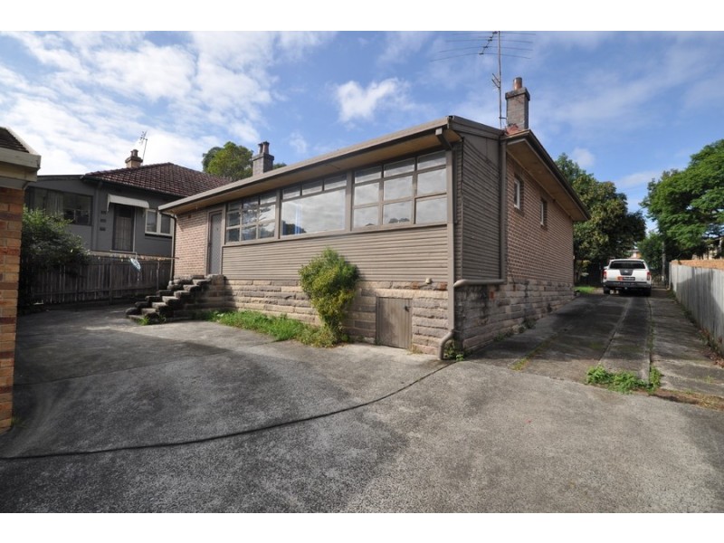 8 York Street, East Gosford NSW 2250