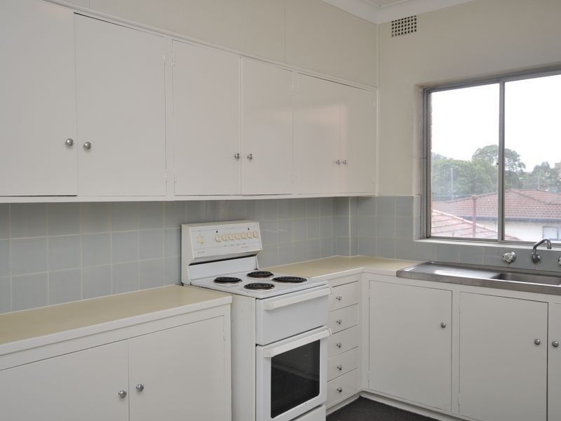 12/27 Masons Parade, Point Frederick NSW 2250