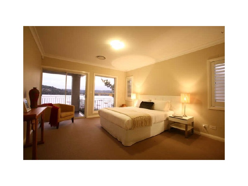 Point Frederick NSW 2250