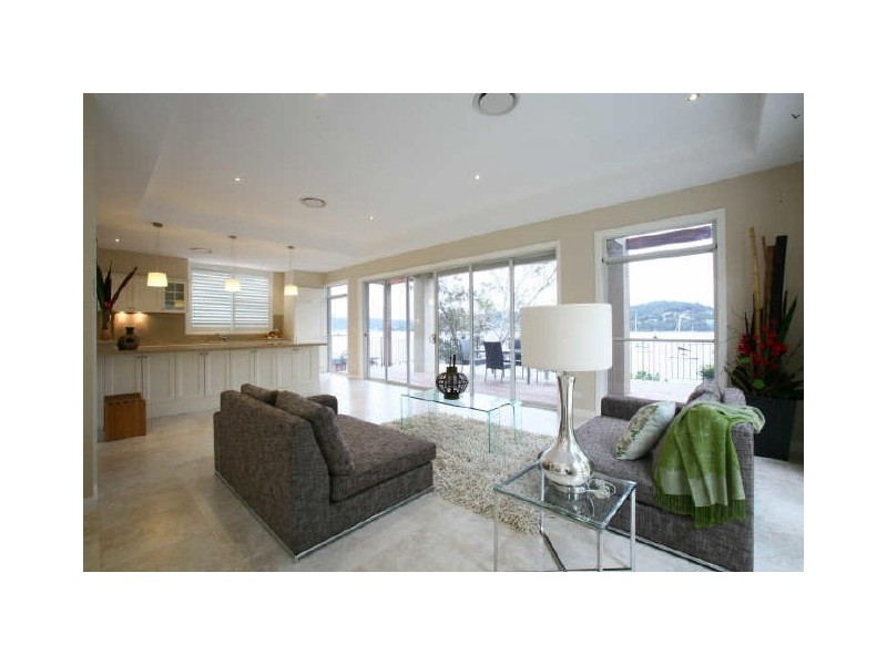 Point Frederick NSW 2250