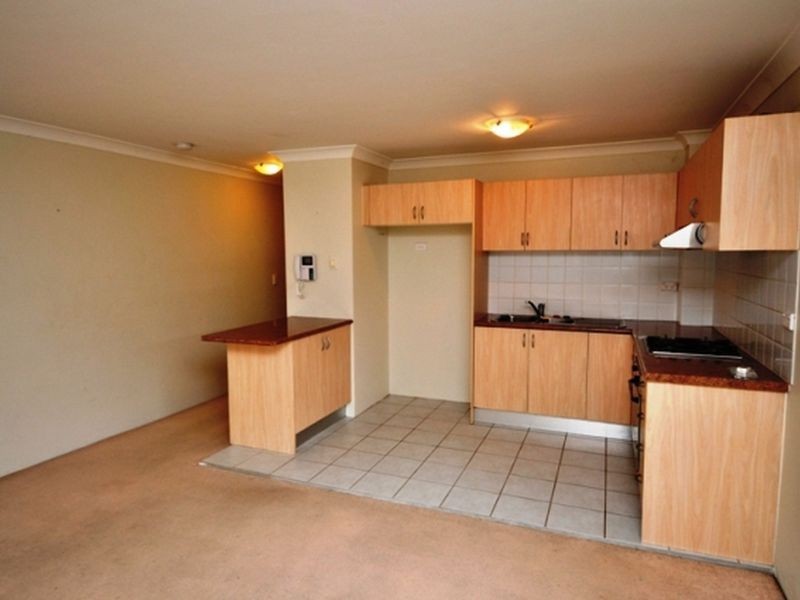 10/35 Central Coast Highway, Gosford NSW 2250